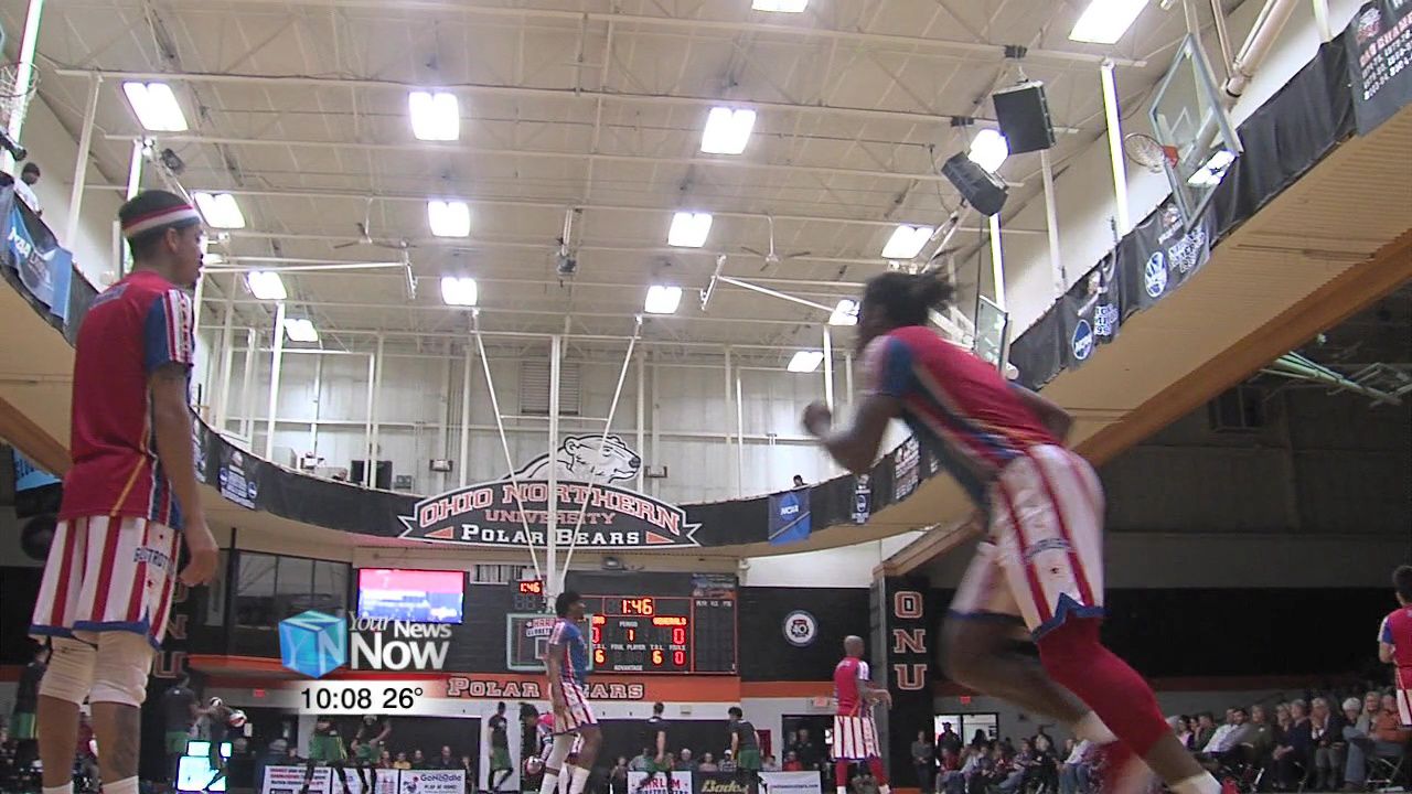 The Harlem Globetrotters entertain fans in Ada 2.jpg